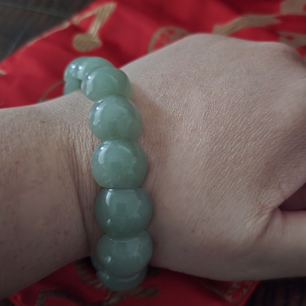 Elegant Green Beaded Jade Bracelet